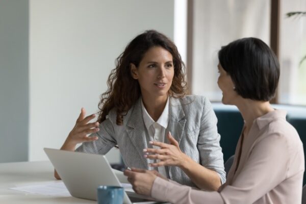 Broker explaining professional indemnity insurance